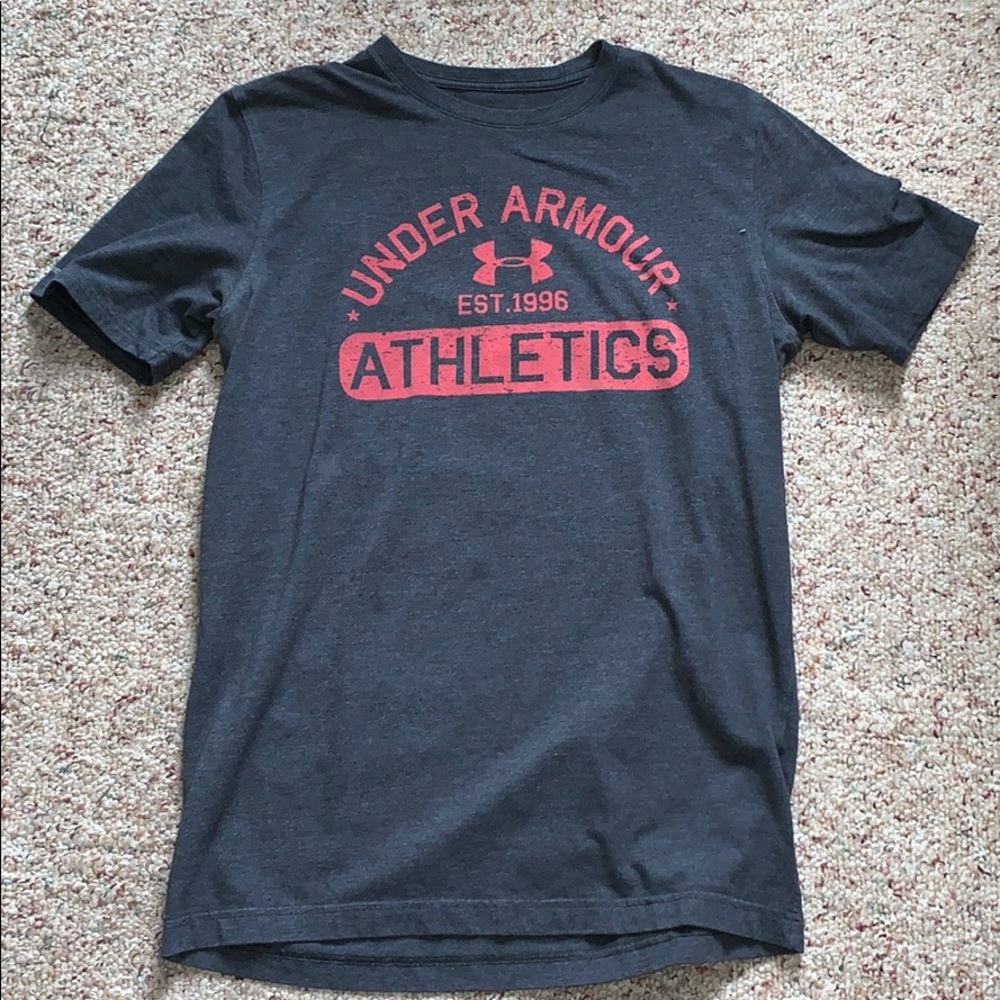 Grey Under Armour t-shirt